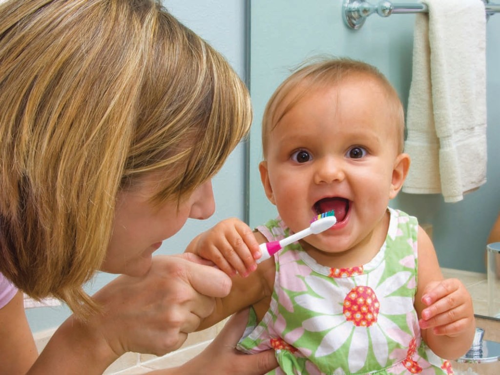 brushing-baby-teeth