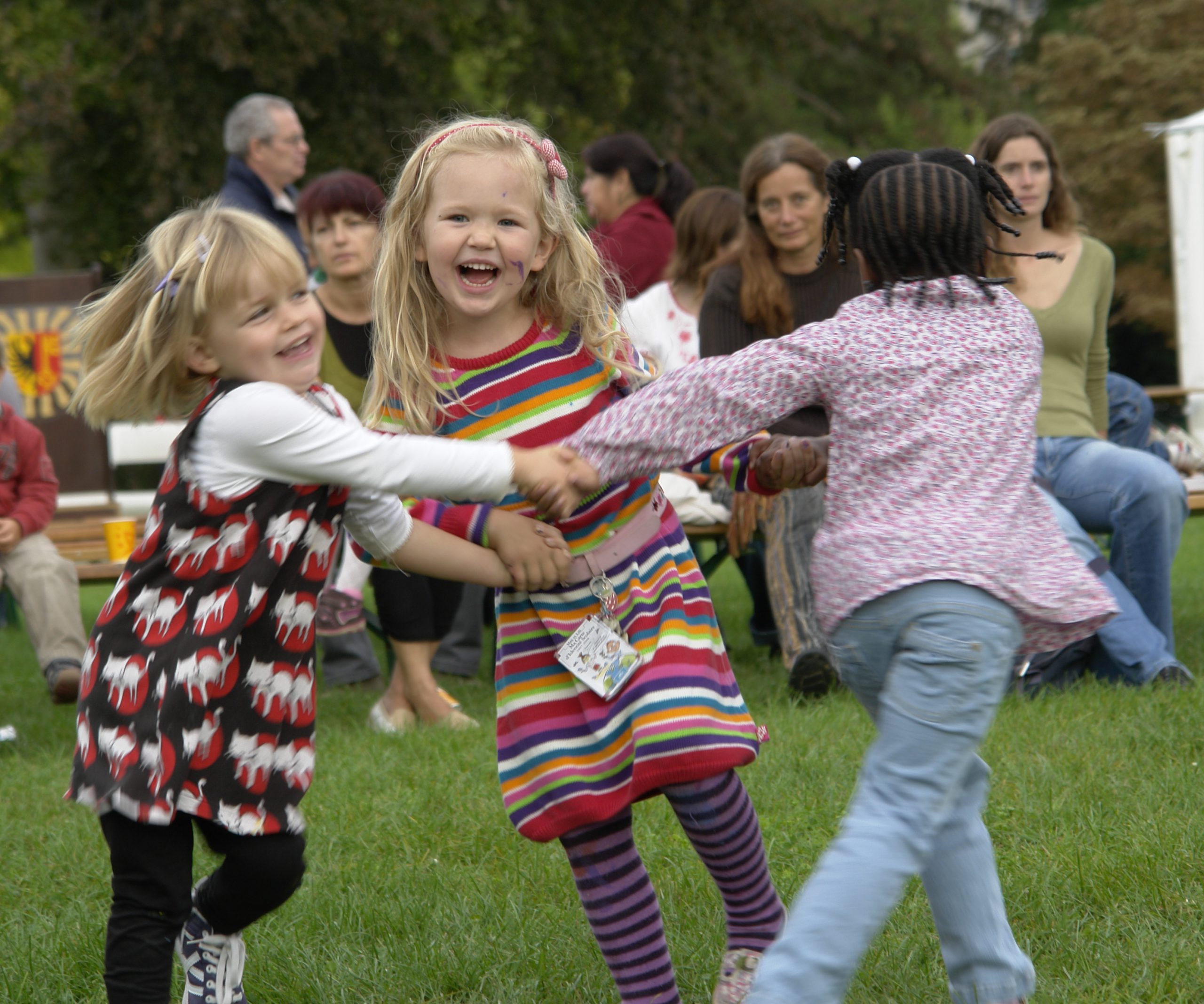 children-dancing-geneva